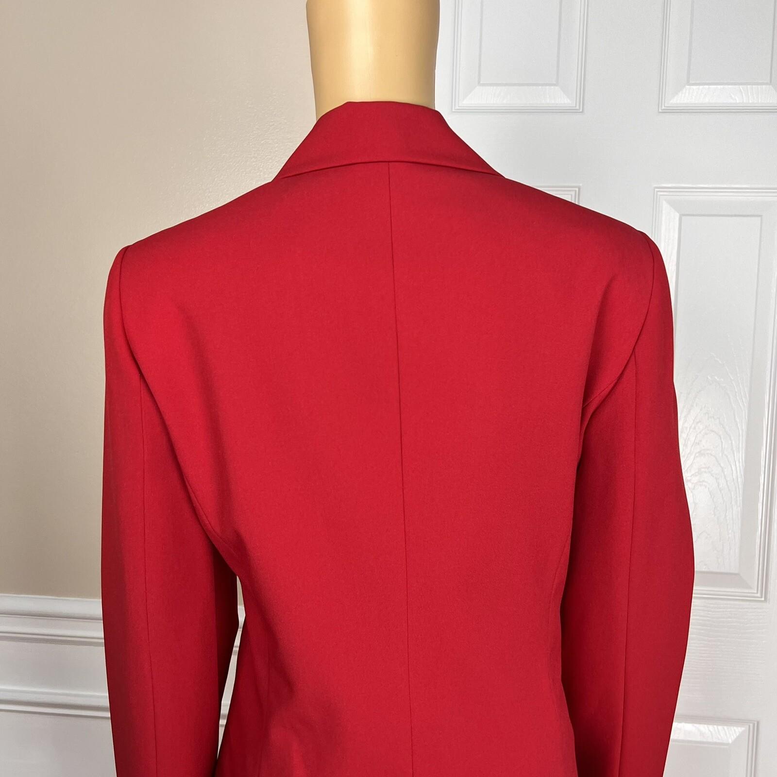 New C J PHILLIPS Women 2PC Red Polyester Lined Peak Collar Skirt Suit Size 8