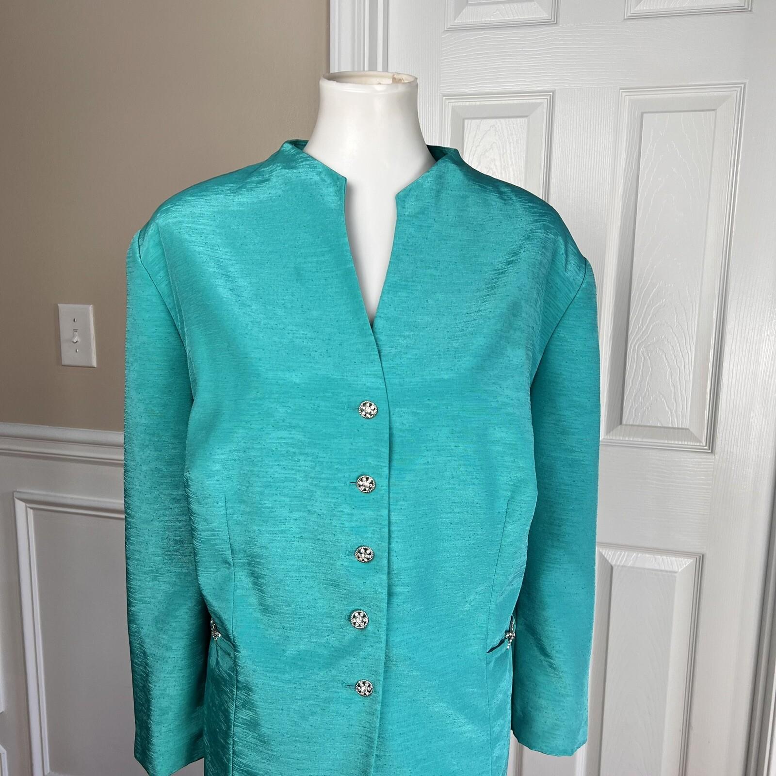 EMILY Women 2PC Green Polyester Lined Collarless Skirt Suit Size 22W