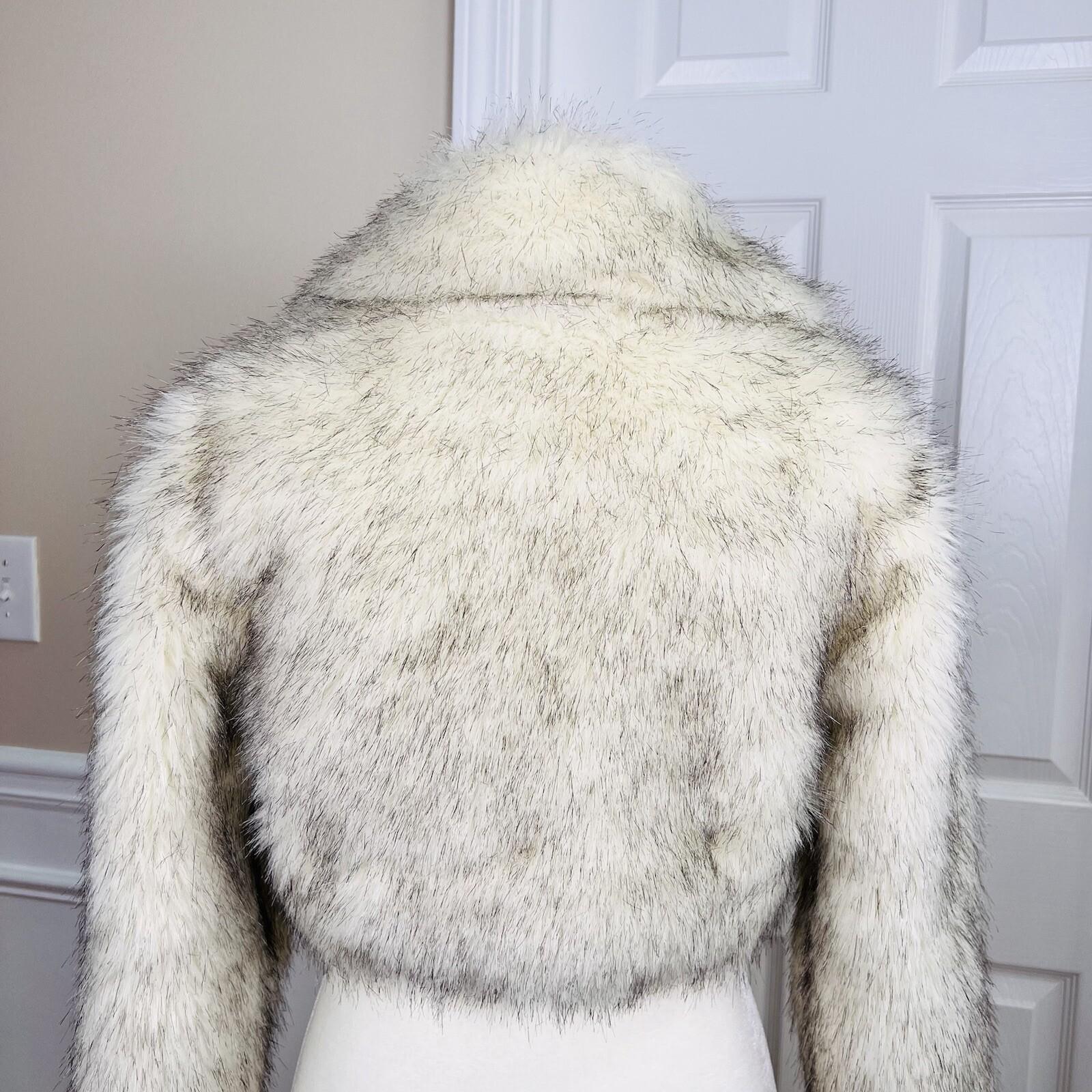 XOXO 2 in 1 Faux Fur Ivory Black Mid Length Cropped Coat Size S Cozy Y2K Warm