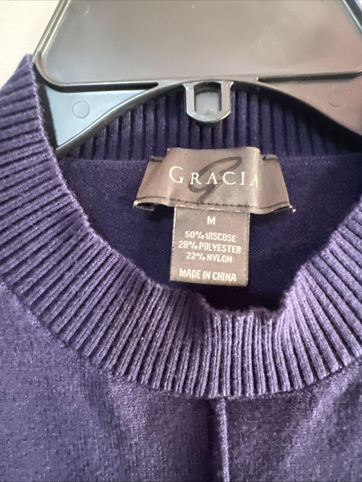 Gracia Women Sweater Blue Off White Size M Long Sleeves Ruffle Mock Neck Peplum
