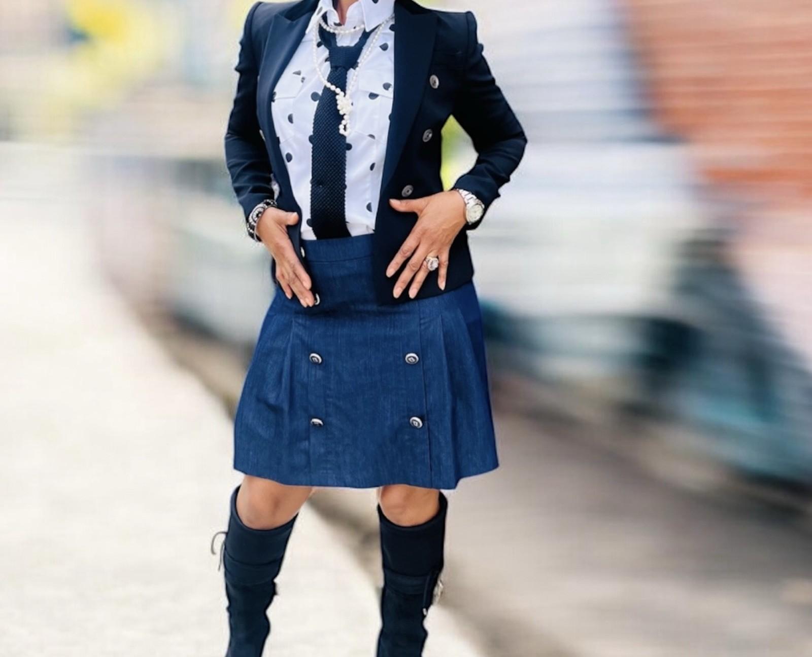 Karl Lagerfeld Cotton Pleated Mini Skirt Size 6 Blue Denim Button Trim Retro