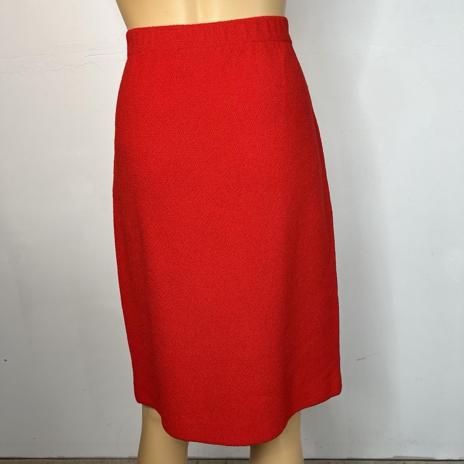 St. John Collection Tight Knit Stretch Skirt Size 4 Red Pencil Quiet Luxury