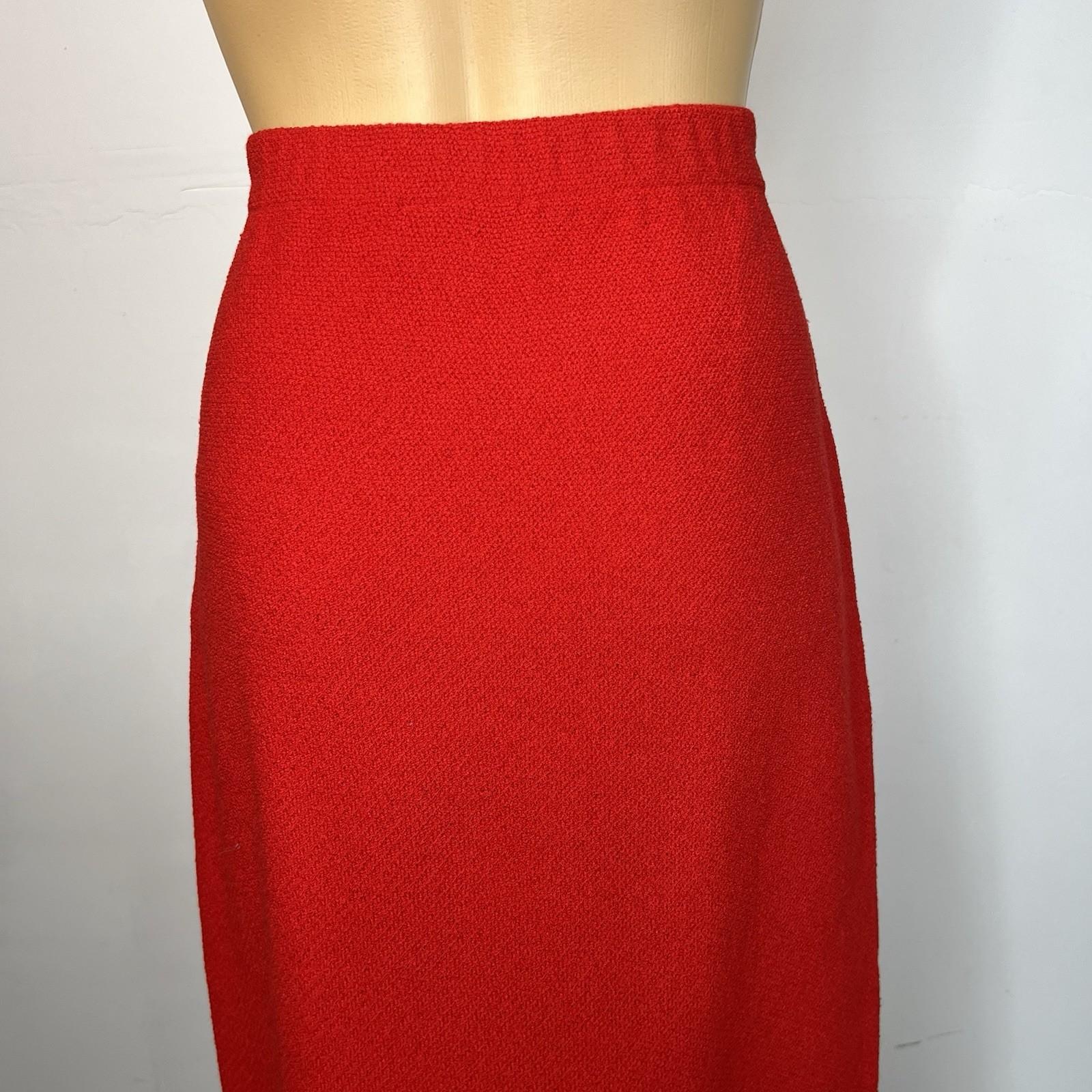 St. John Collection Tight Knit Stretch Skirt Size 4 Red Pencil Quiet Luxury