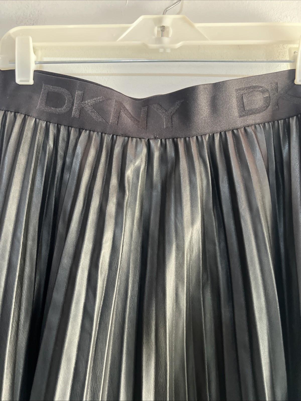 DKNY Women Faux Leather Mini Pleated Skirt Size M Black Pull On Elastic Waist