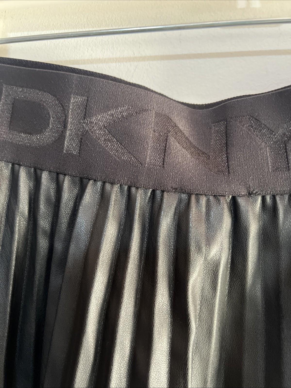 DKNY Women Faux Leather Mini Pleated Skirt Size M Black Pull On Elastic Waist