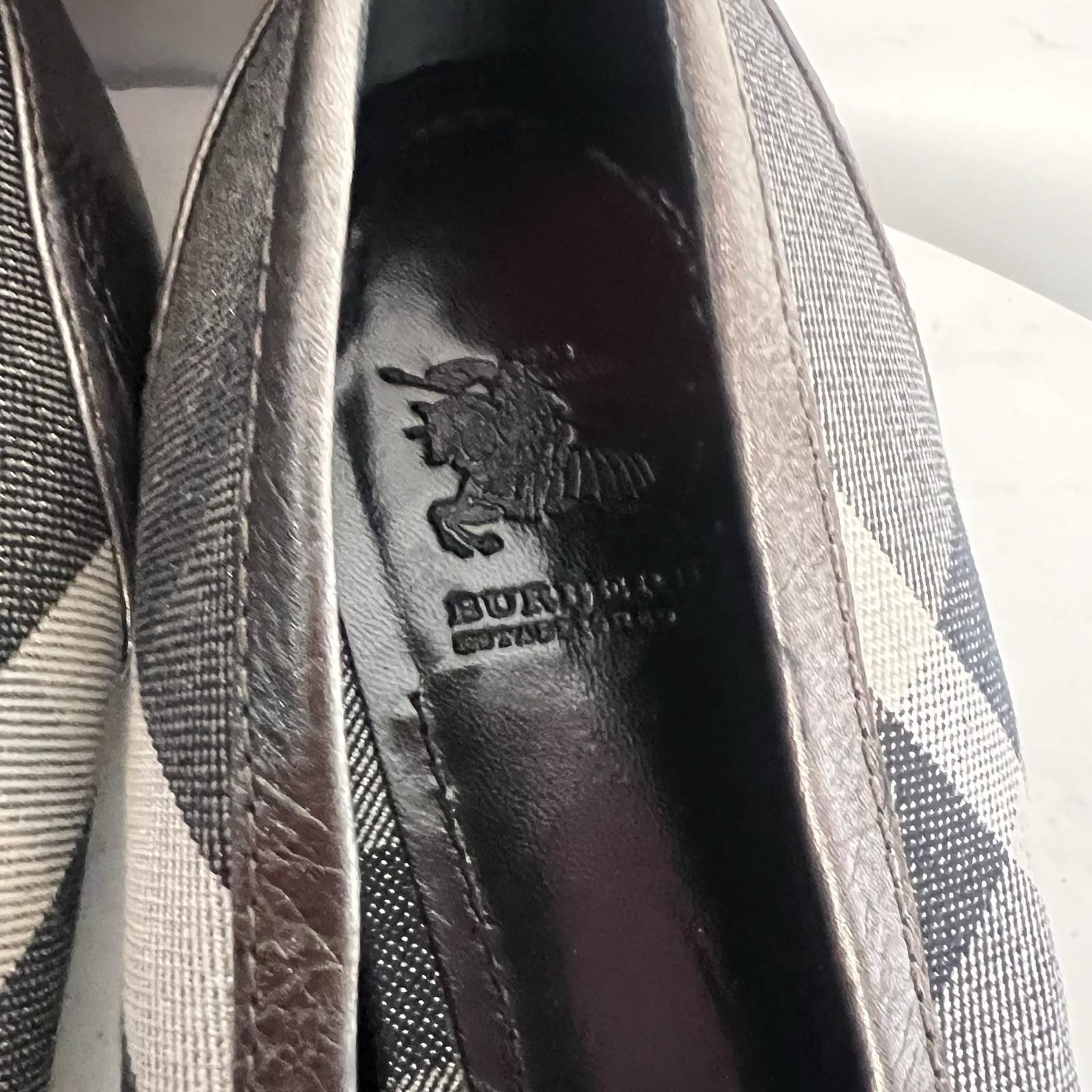 Burberry Check Pattern Metallic Toe Flat Shoes Size 40 Cap Buckle Accent