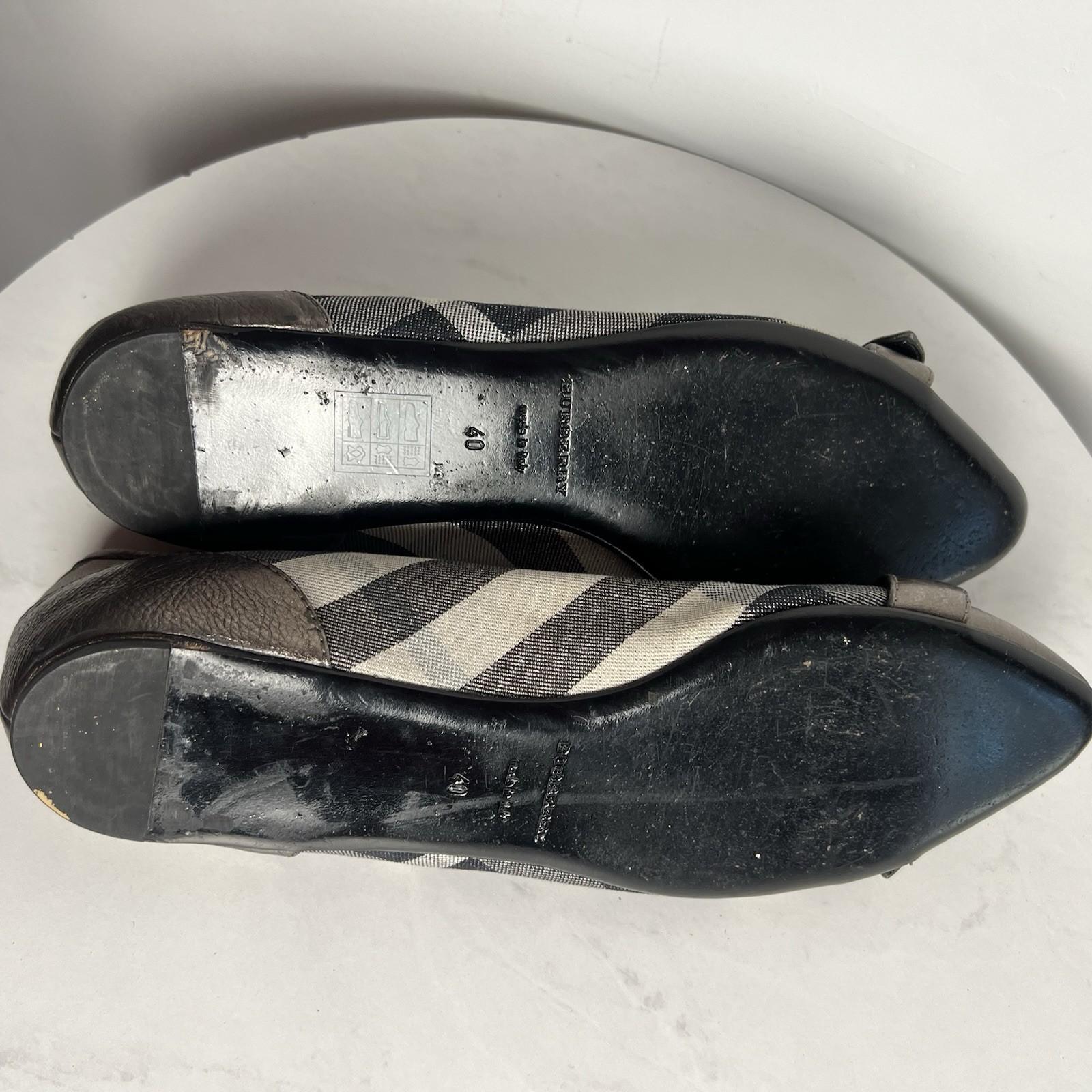 Burberry Check Pattern Metallic Toe Flat Shoes Size 40 Cap Buckle Accent