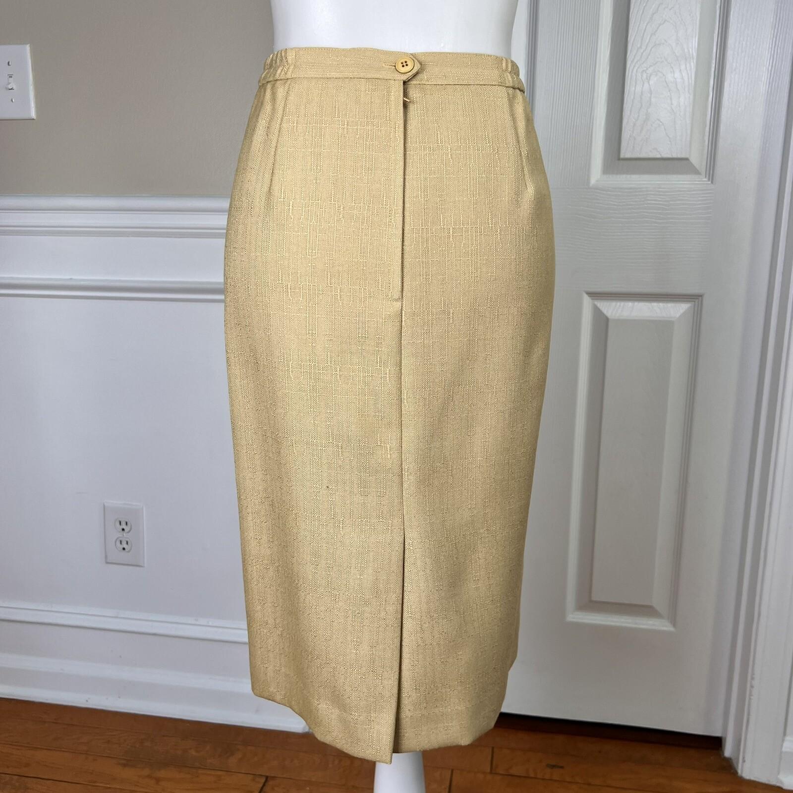 Le Suit Women Polyester Skirt Suit Size 12P Sandcastle Lined Short Sleeves 2PC