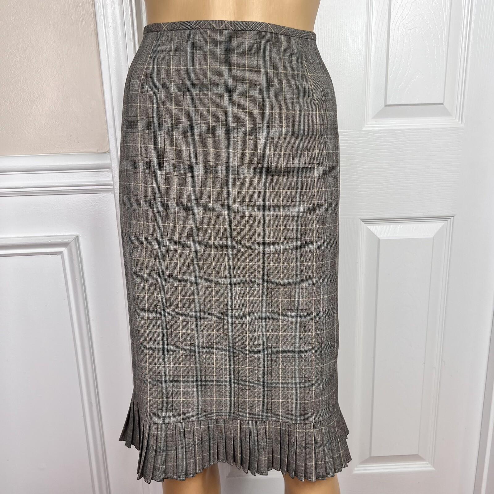 Evan Picone  Polyester Rayon Stretch Skirt Suit Size 12P Gray Pinstriped 2PC New