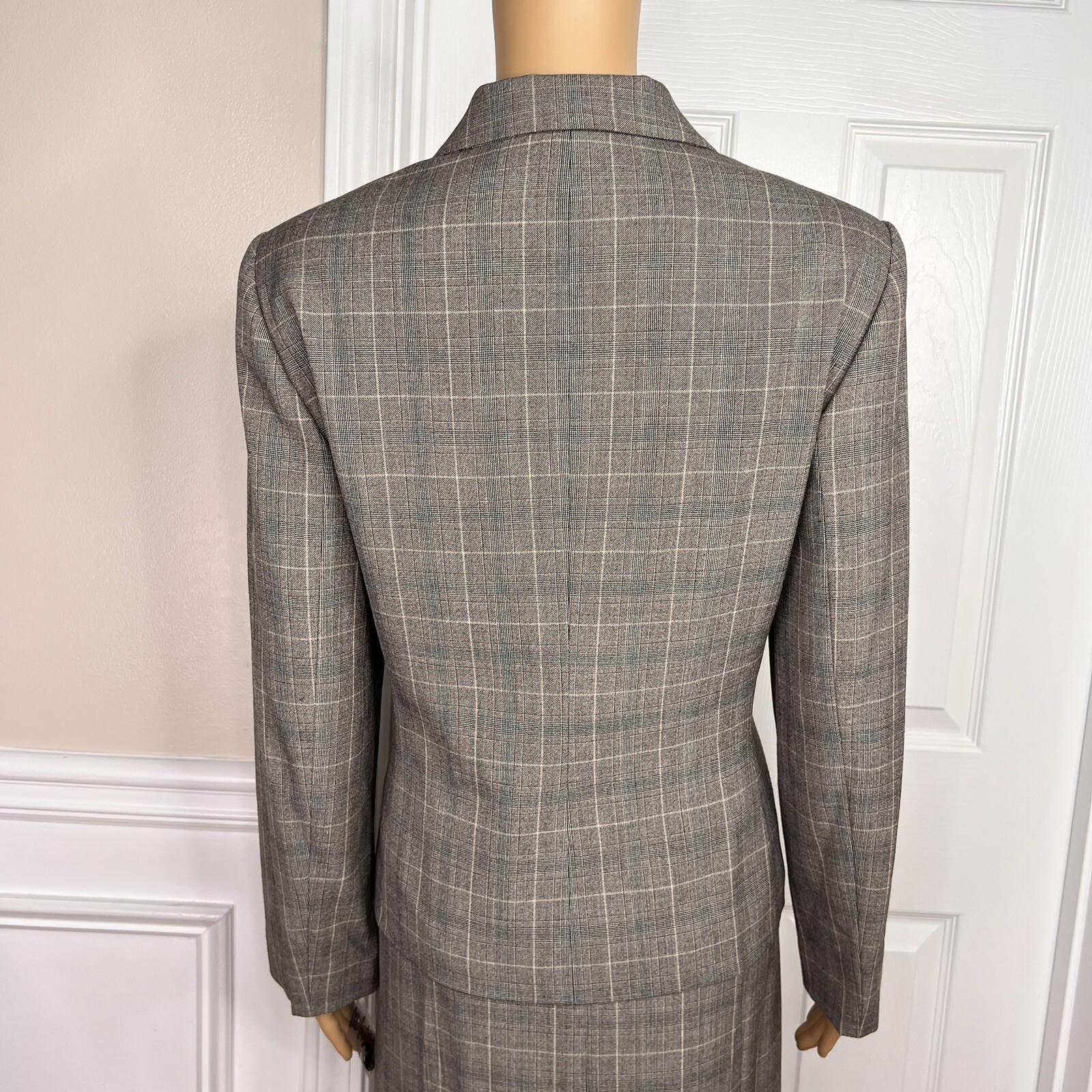 Evan Picone  Polyester Rayon Stretch Skirt Suit Size 12P Gray Pinstriped 2PC New