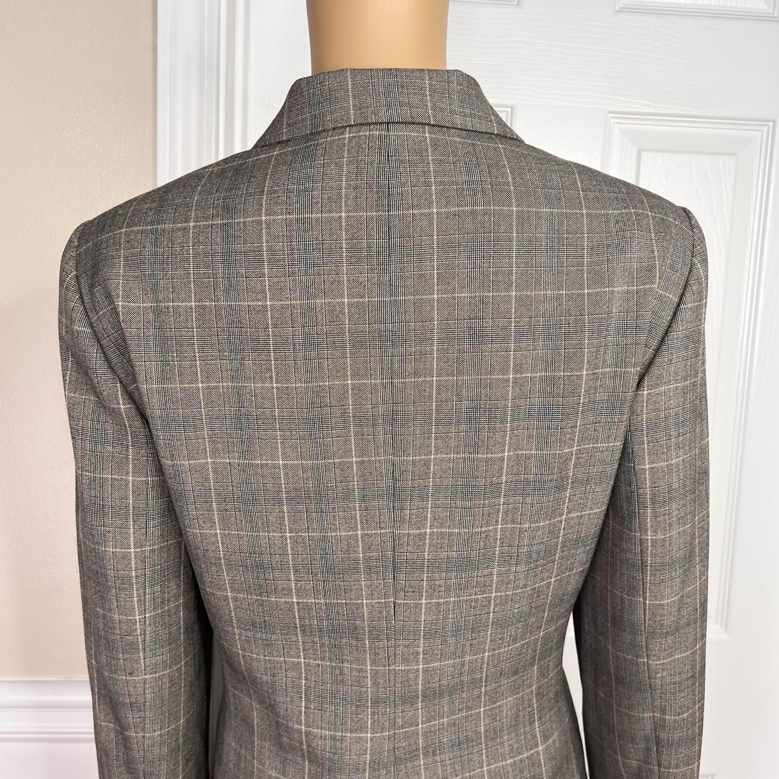 Evan Picone  Polyester Rayon Stretch Skirt Suit Size 12P Gray Pinstriped 2PC New