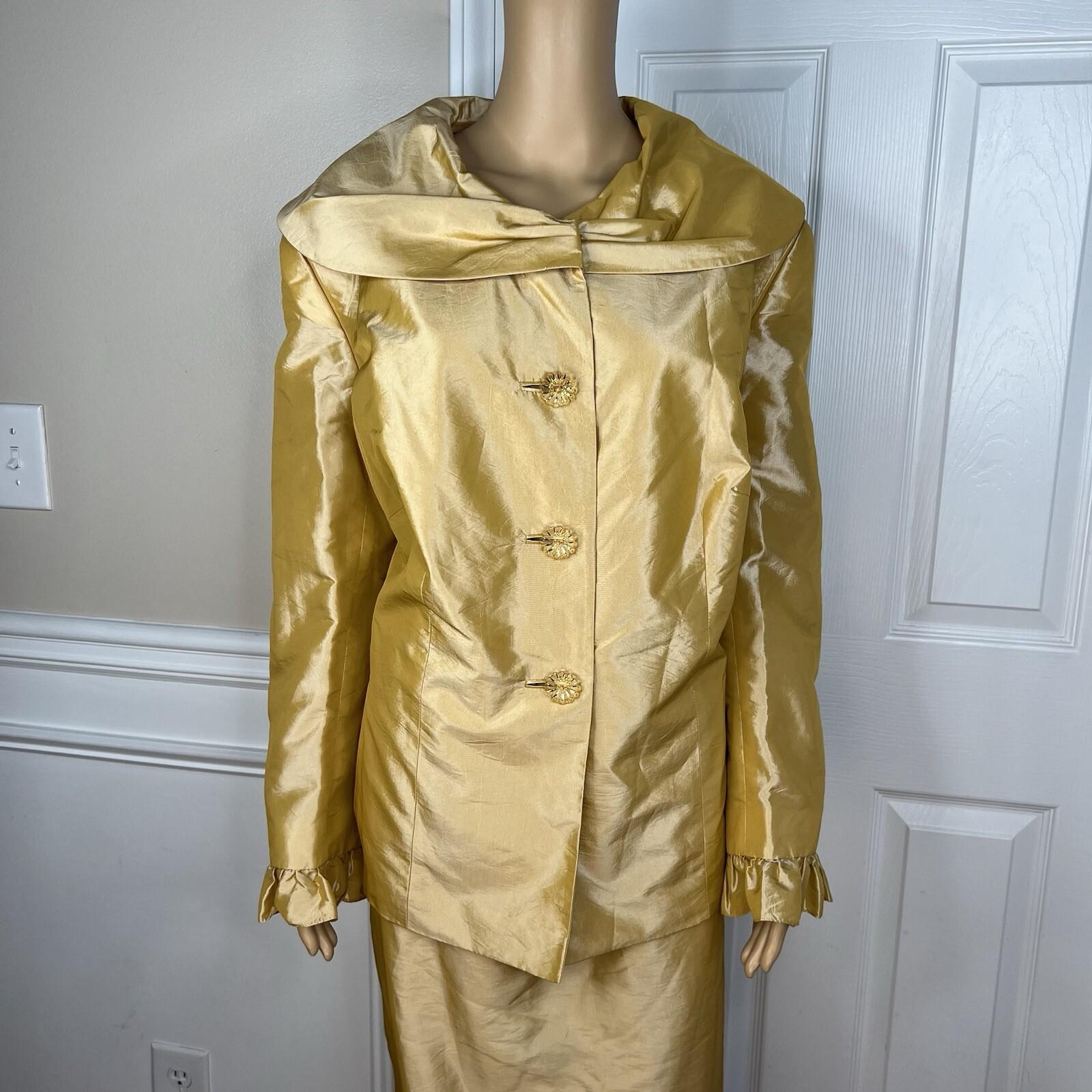 EMILY Women 2PC Polyester Skirt Suit Size 22W Gold Lined Shawl Collar