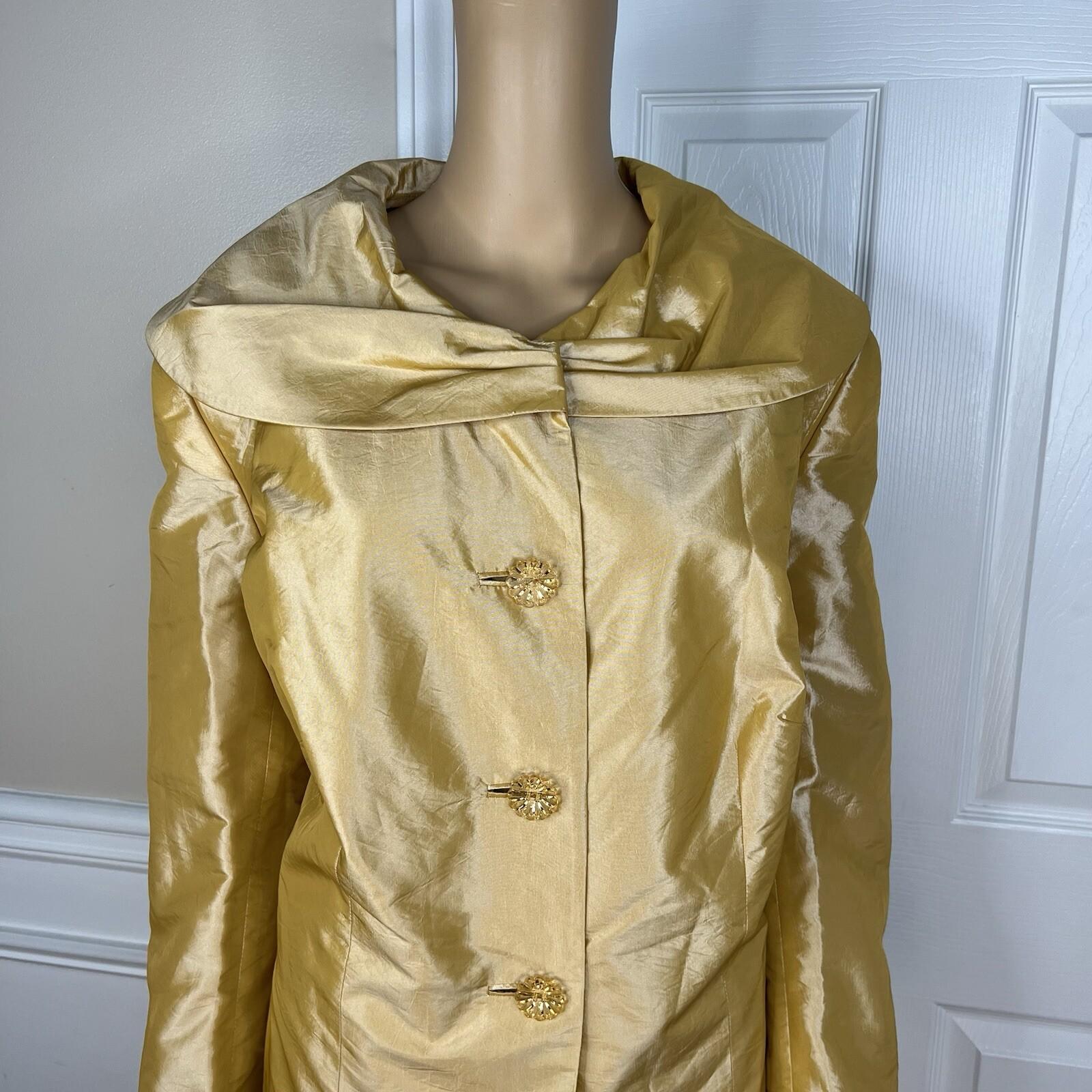 EMILY Women 2PC Polyester Skirt Suit Size 22W Gold Lined Shawl Collar