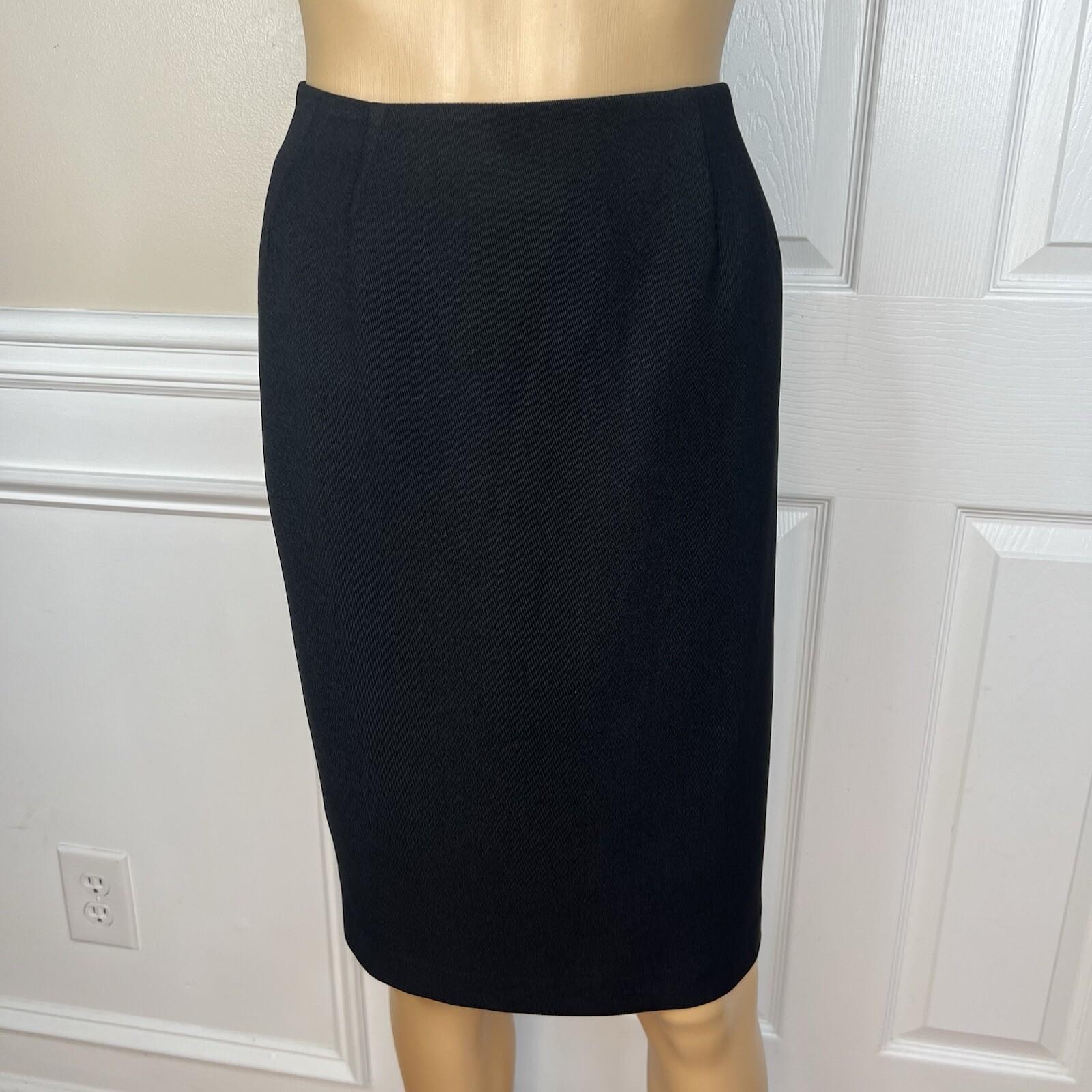 Larry Levine Polyester Skirt Suit Size 10P  Black Lined Mid Length Career 2PC