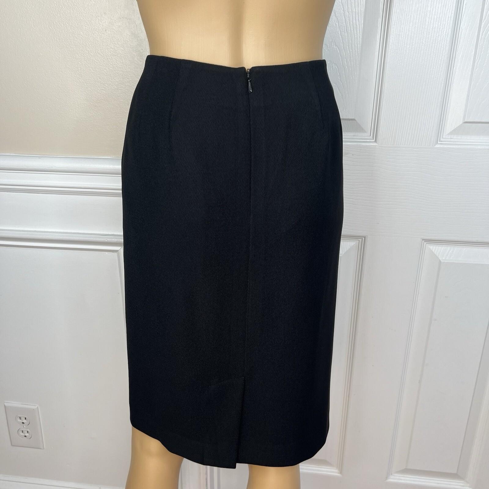 Larry Levine Polyester Skirt Suit Size 10P  Black Lined Mid Length Career 2PC