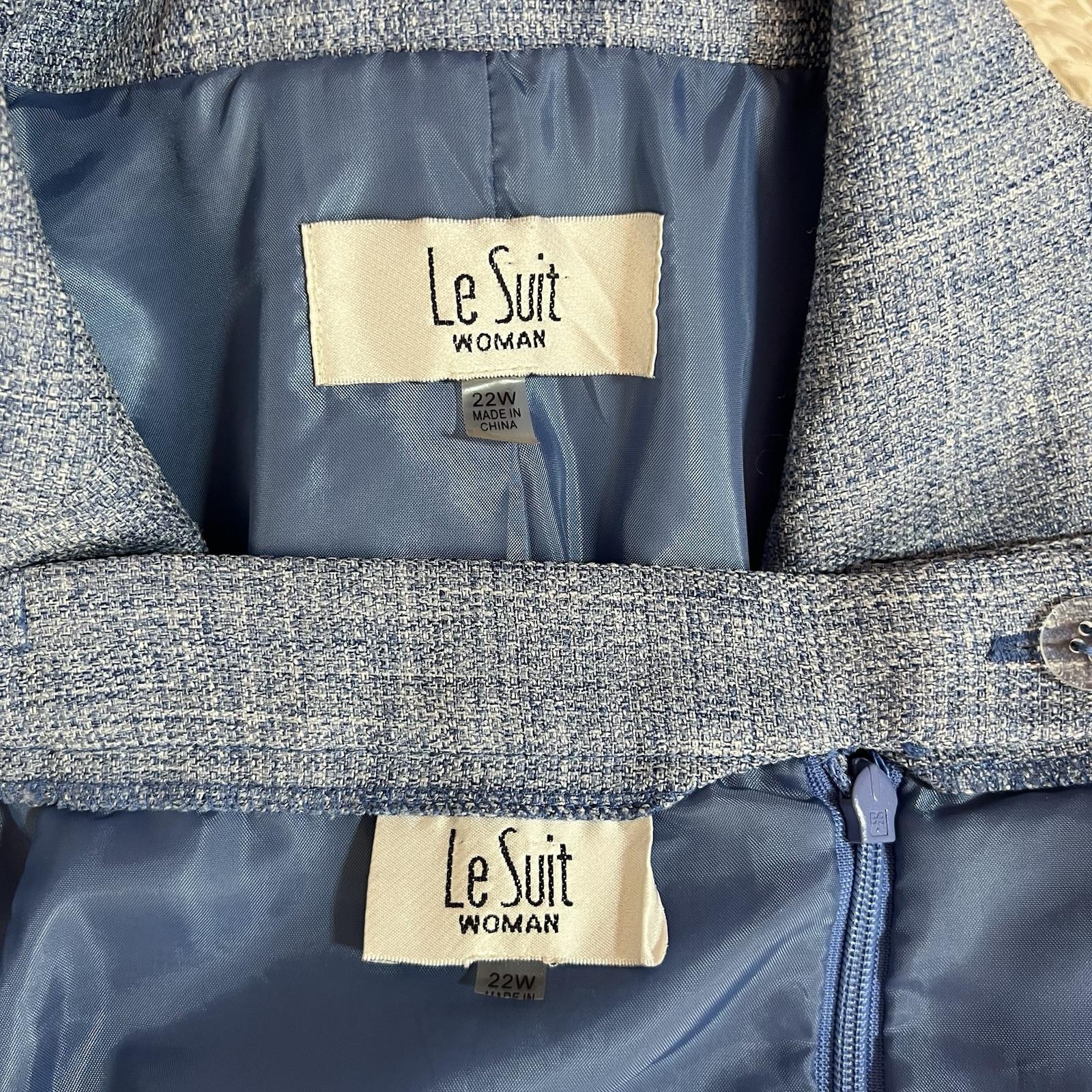 Le Suit Women Polyester Skirt Suit 22W Light Blue Notch Collar Career Lined