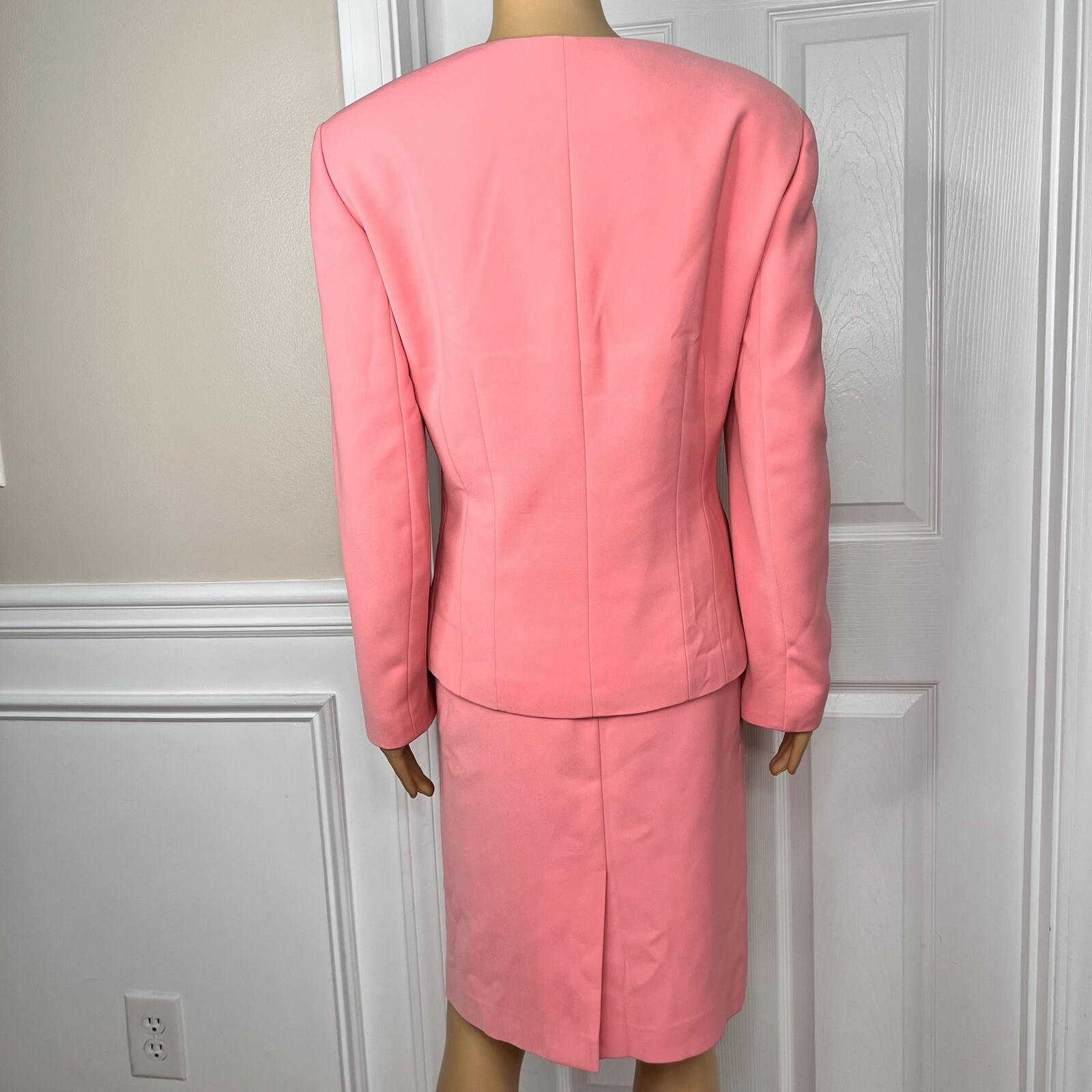 Le Suit Women Polyester Skirt Suit Size 14P Baby Pink Collarless Lined 2PC