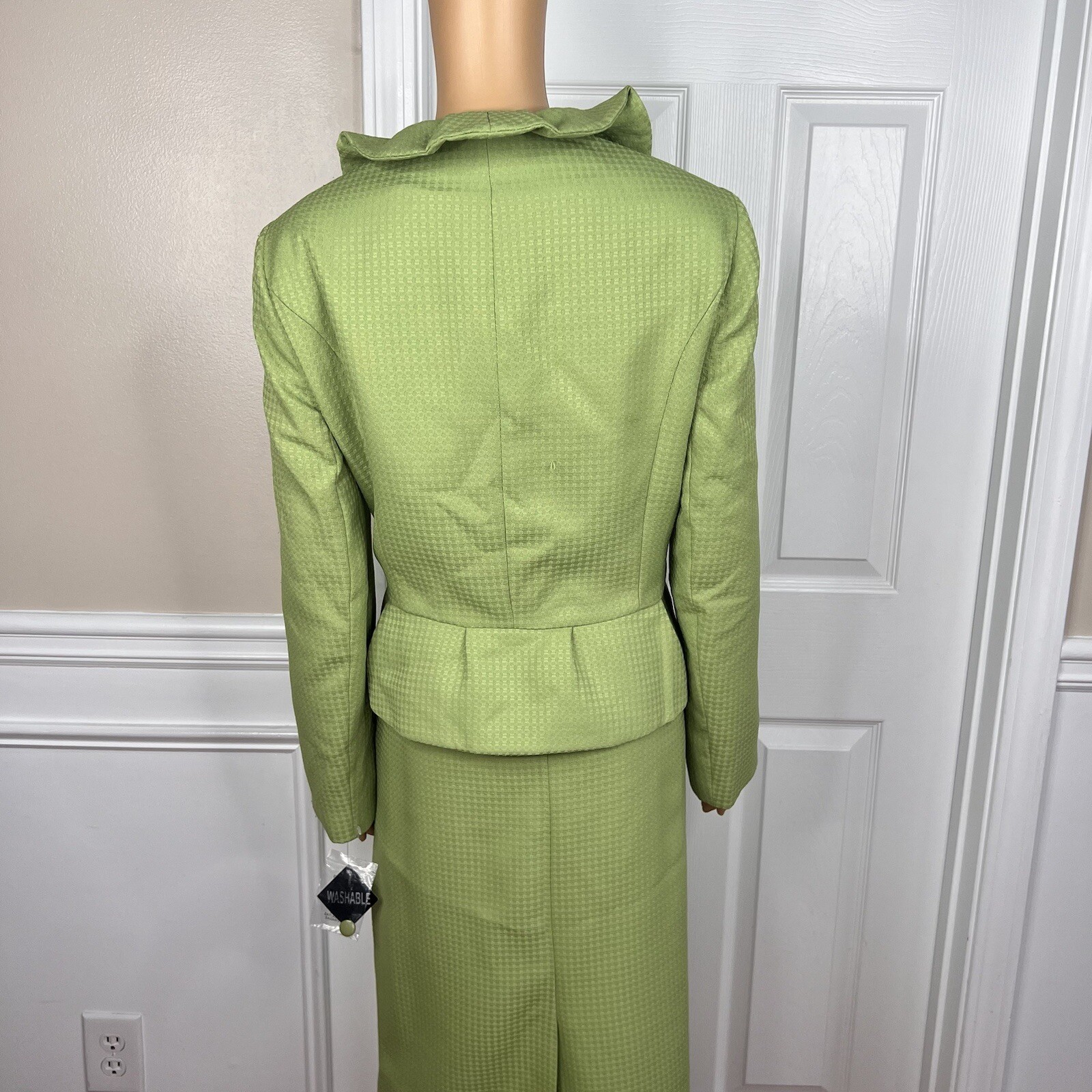 New EMILY 2PC Avocado Polyester Lined Ruffle Collar Cocktail Skirt Suit Size 12 (Copy)
