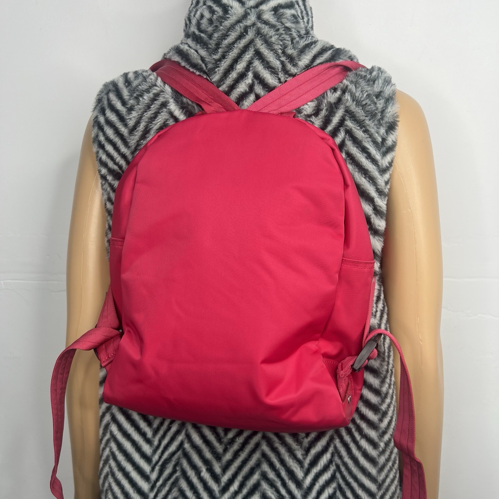 10-1280.jpg Longchamp Le Pliage Neo Small Backpack Pink Adjustable Straps Zip Pockets