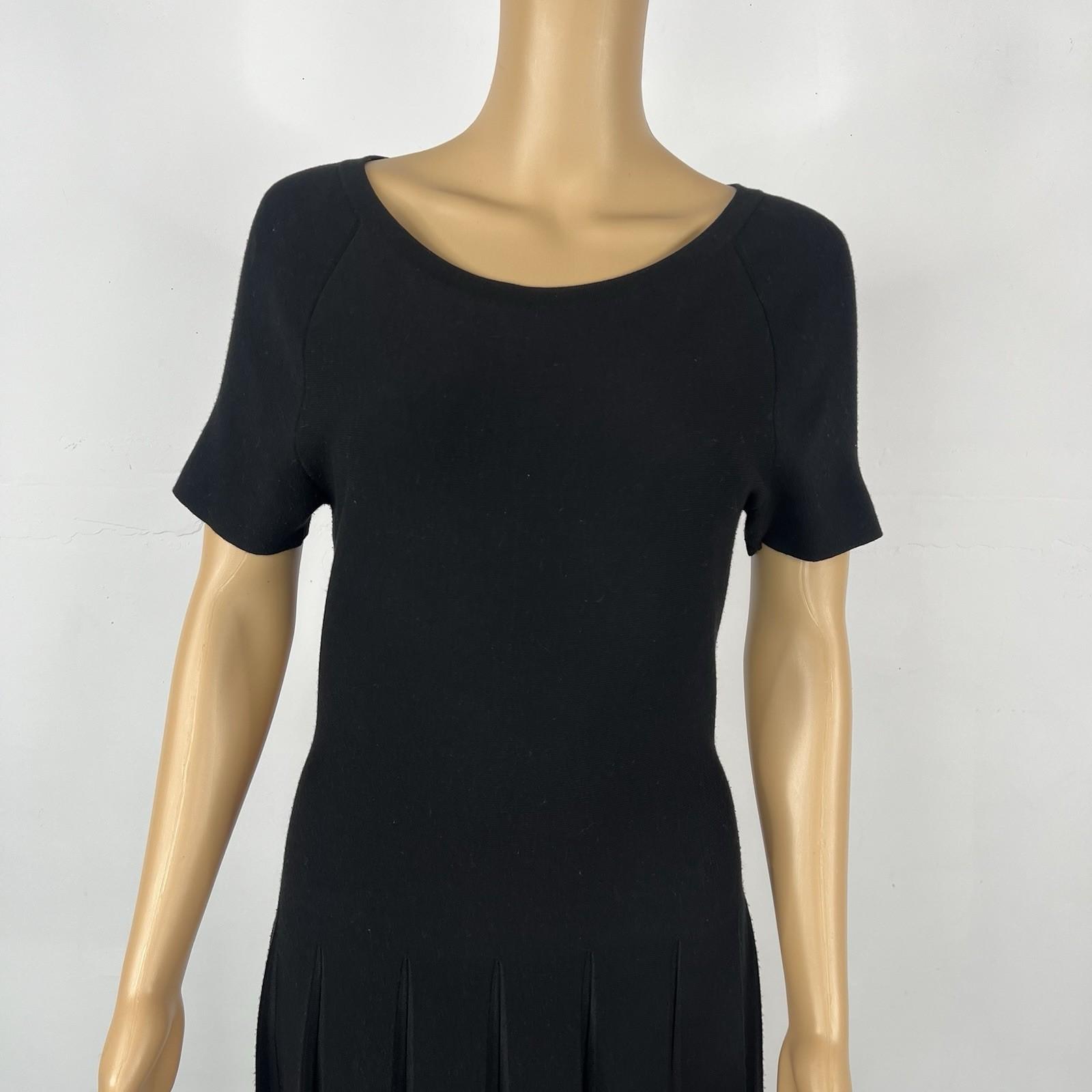 Theory Tight Knit Fit & Flare Dress Size M Pleat Tee Dress Black Prosecco