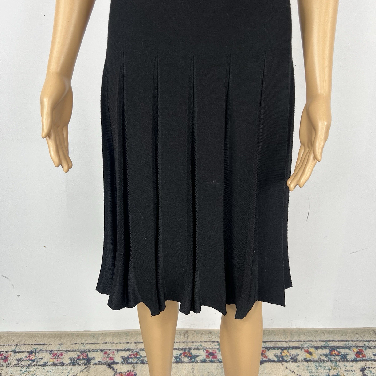 Theory Tight Knit Fit & Flare Dress Size M Pleat Tee Dress Black Prosecco