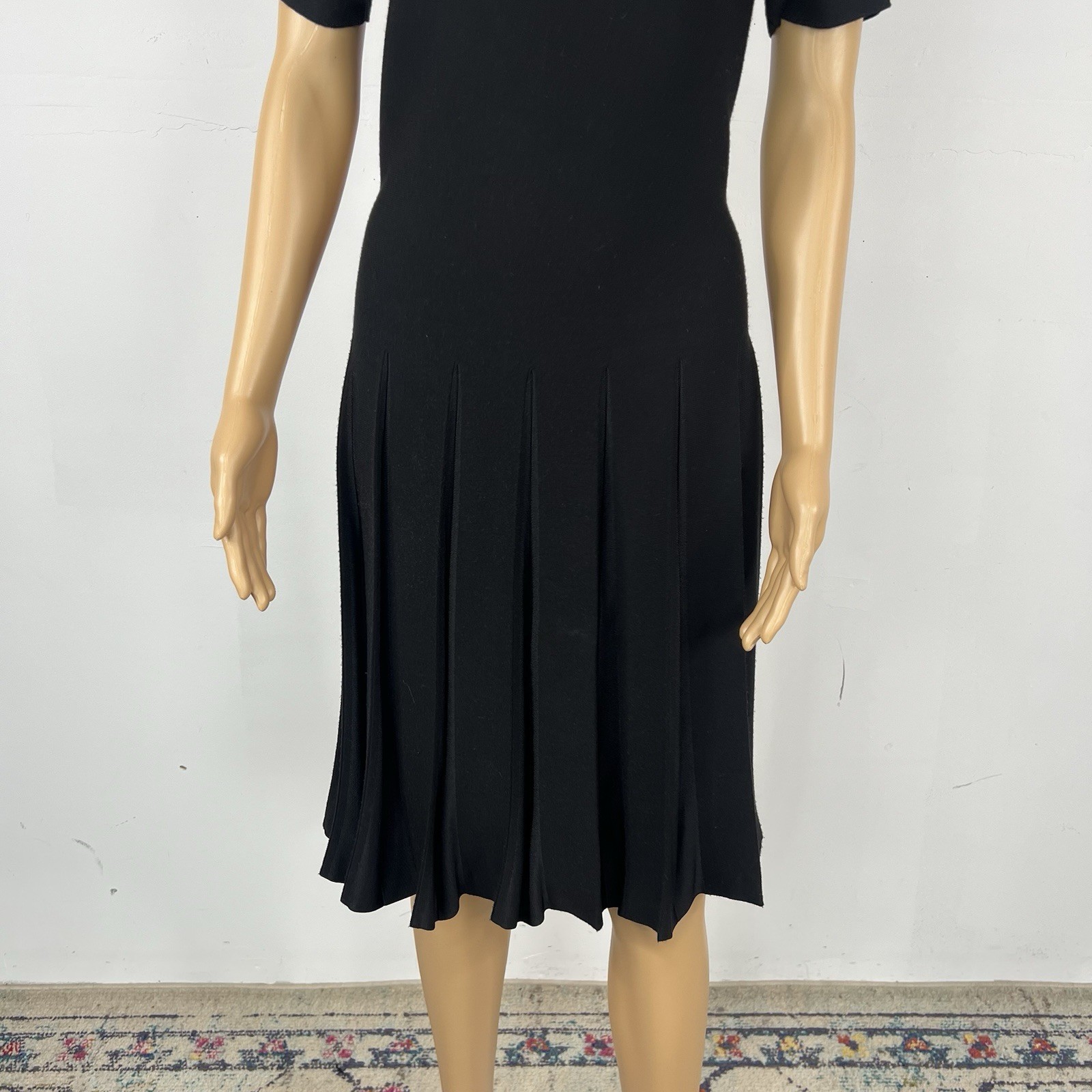 Theory Tight Knit Fit & Flare Dress Size M Pleat Tee Dress Black Prosecco