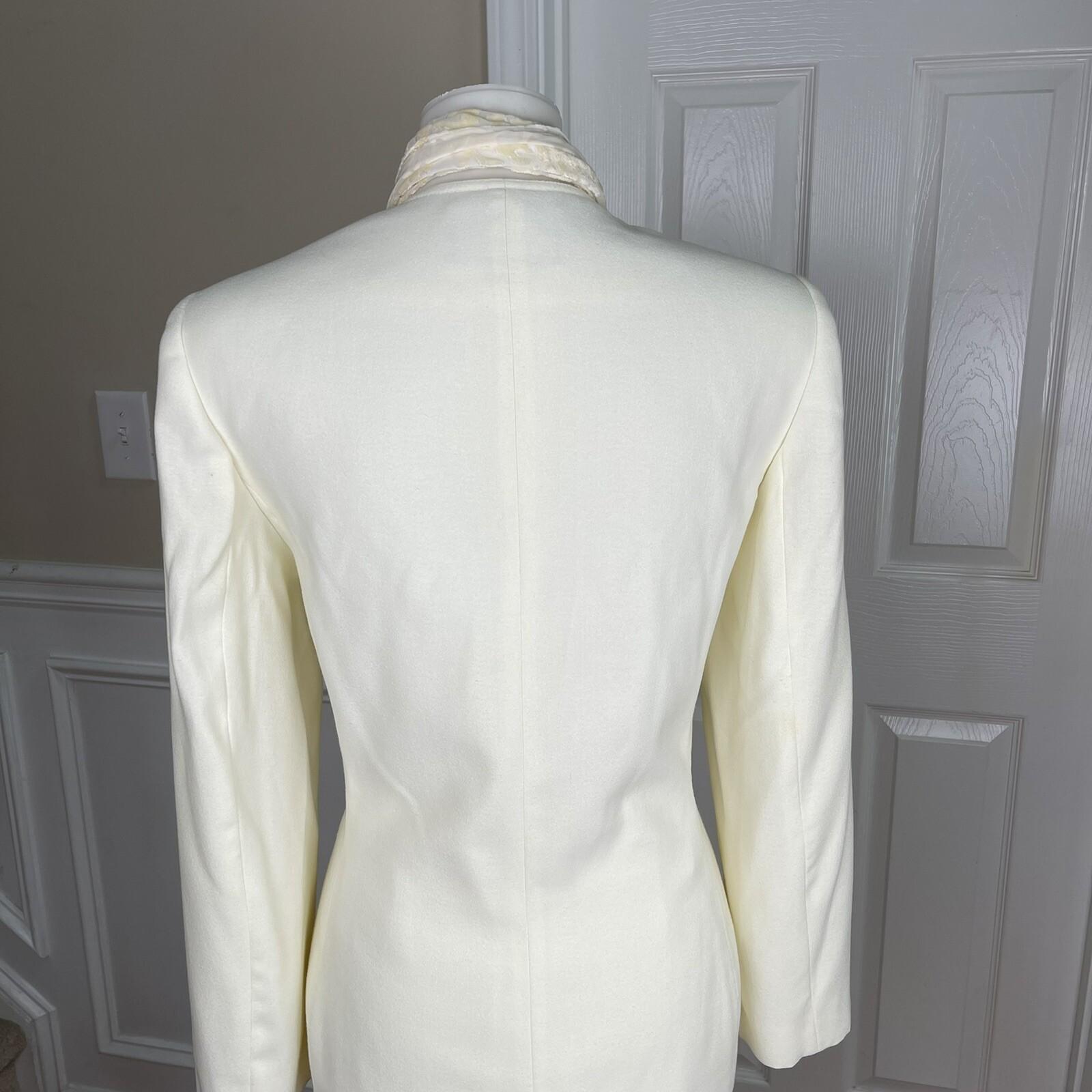 10-366.jpg Le Suit Vintage Polyester Rayon Skirt Suit Scarf Size 10 Off White 2PC Lined