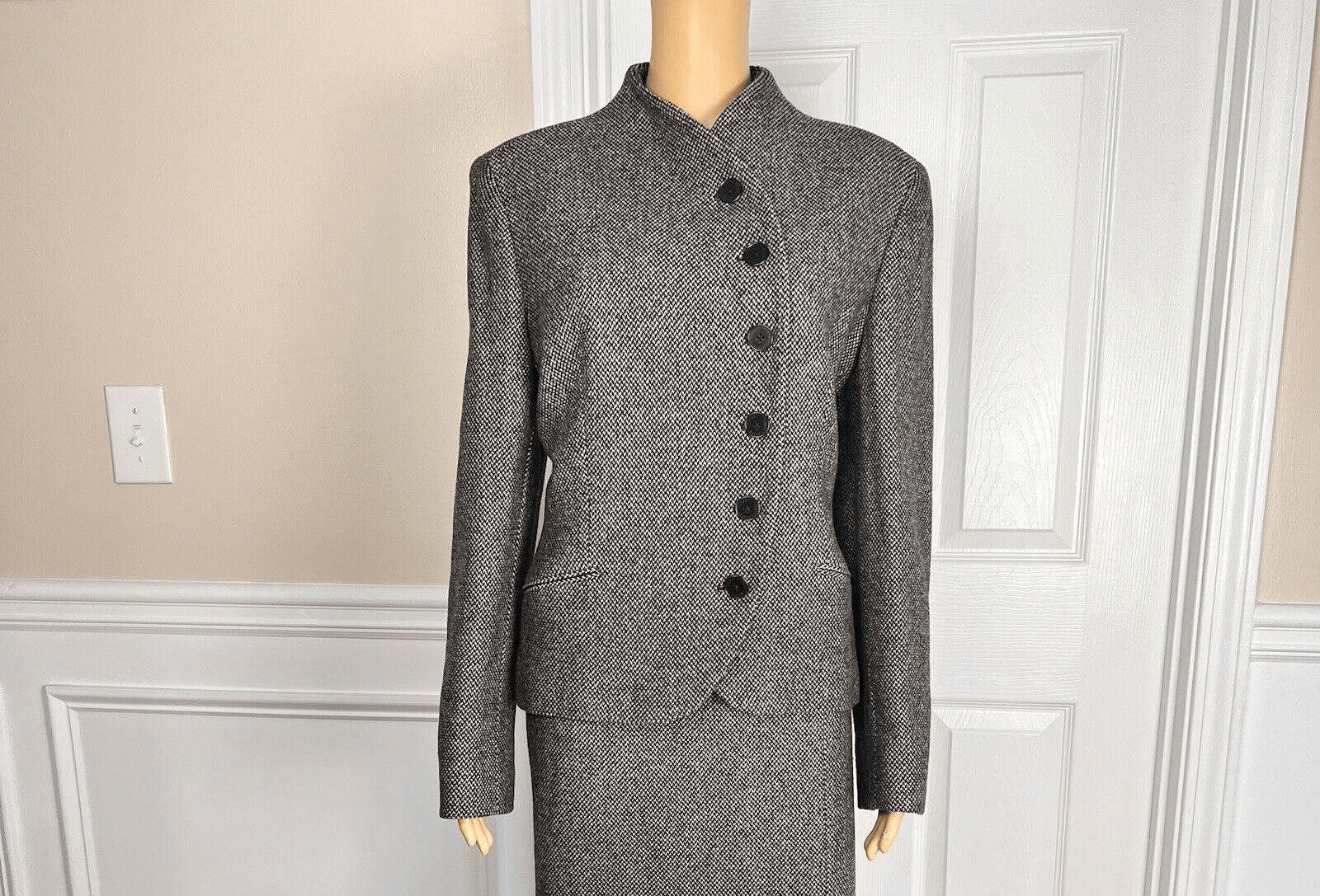 10-5.png New Lauren Ralph Lauren VTG Knit Black Wool Polyamide Ruffle Blazer Suit Size 16
