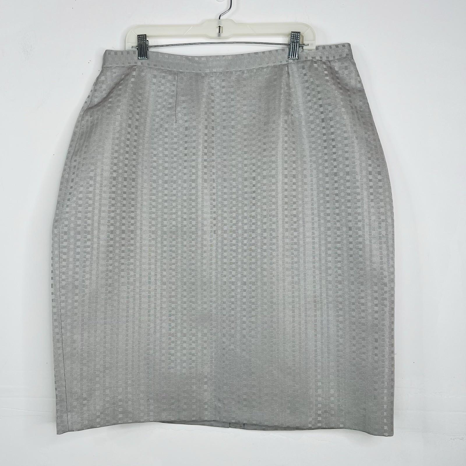 10-696.jpg Evan Picne Polyester Skirt Suit Size 20W Silver Wrap Stretch Waist Timeless 2PC