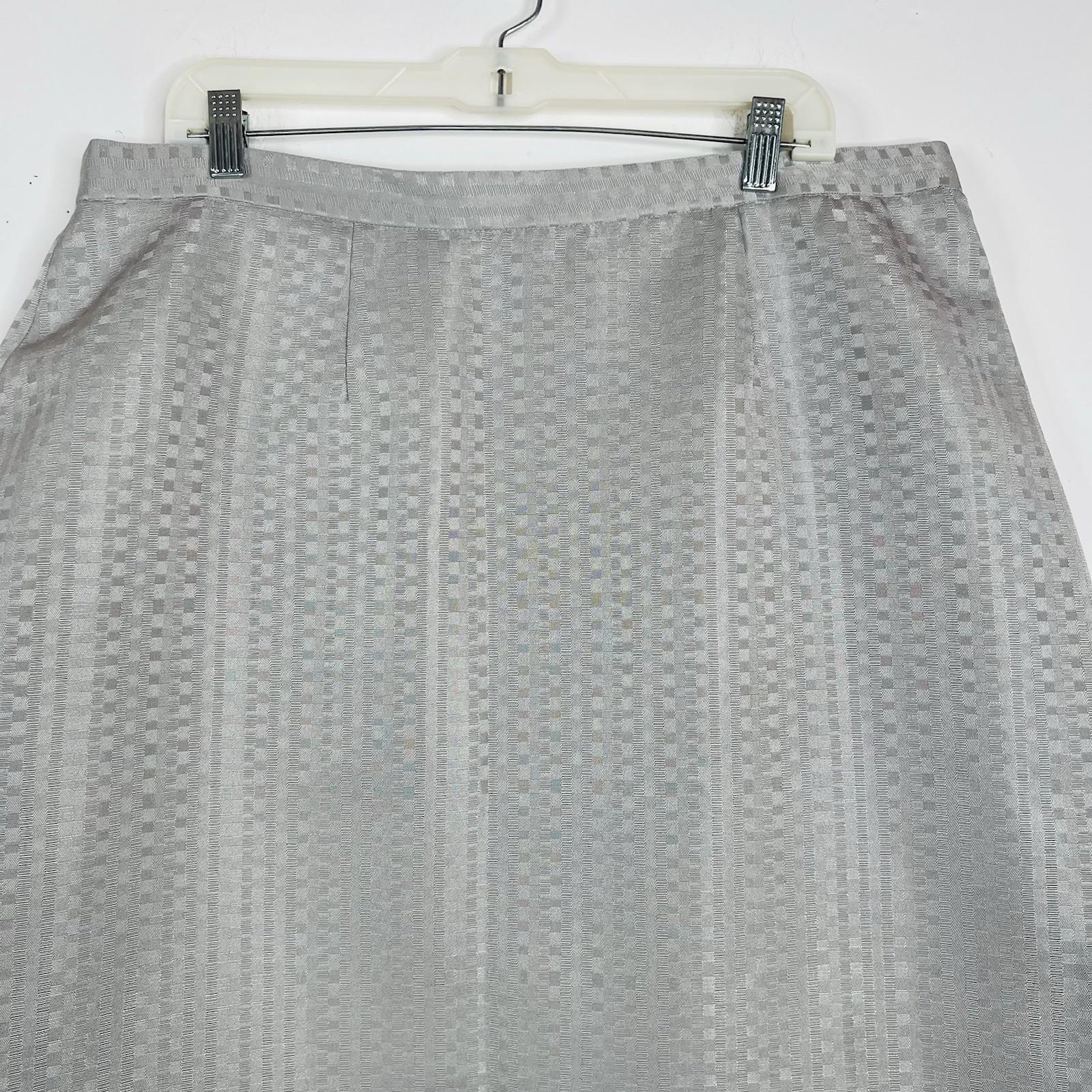 10-697.jpg Evan Picne Polyester Skirt Suit Size 20W Silver Wrap Stretch Waist Timeless 2PC