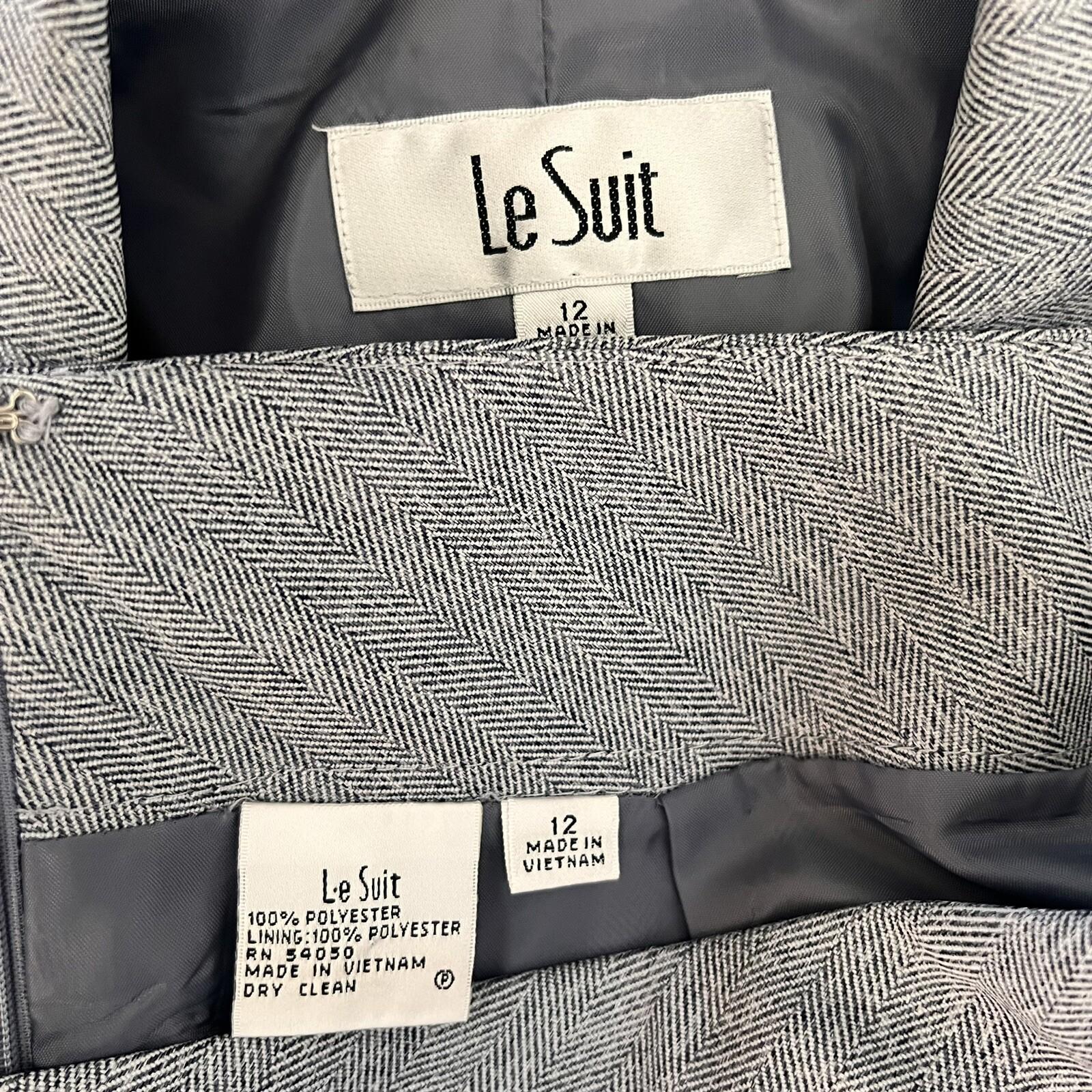 Le Suit Women Polyester Skirt Suit Size 12 Light Gray Lined Notch Collar 2 PC