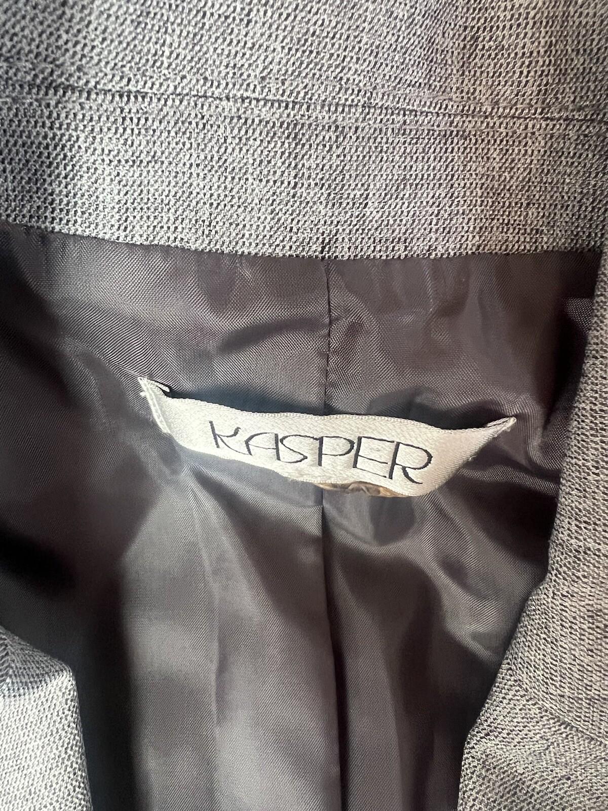 KASPER Women Polyester Spandex Pant Suit Size 8 Light Gray Notch Collar 2PC