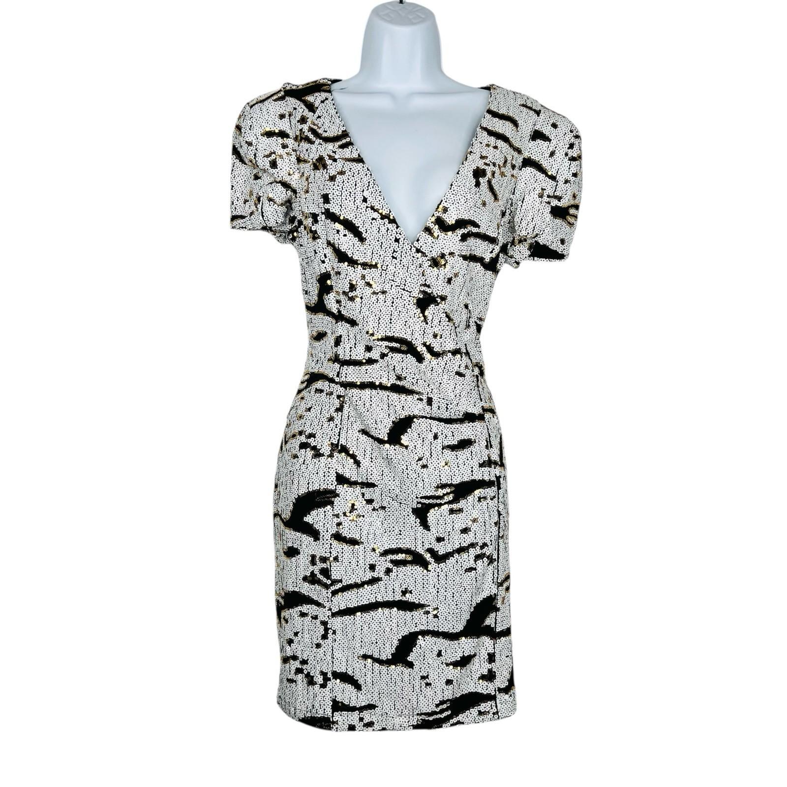 New Epique moi Sequin V neck Mini Dress Size L V Wrap Neck  Short Sleeve