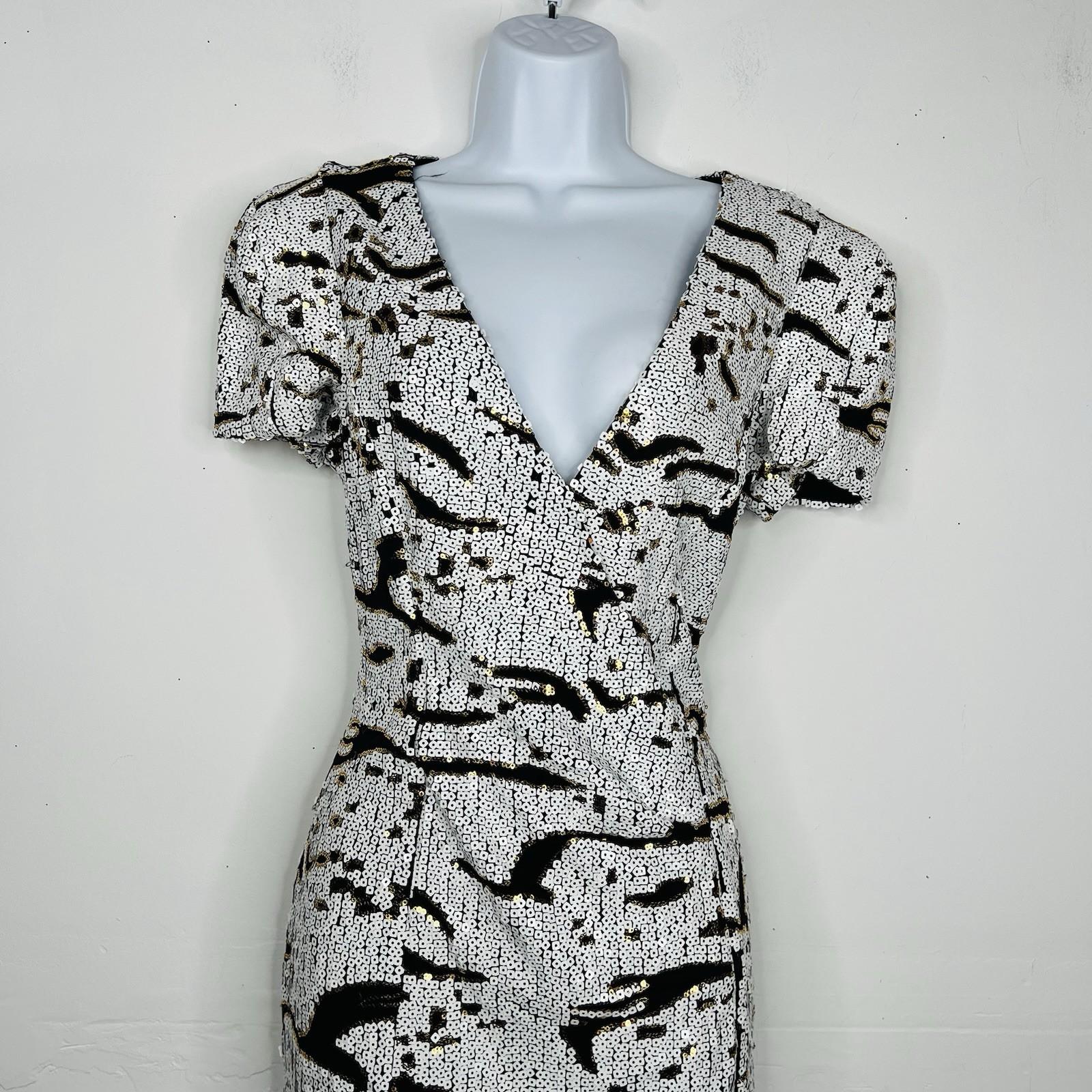 New Epique moi Sequin V neck Mini Dress Size L V Wrap Neck  Short Sleeve