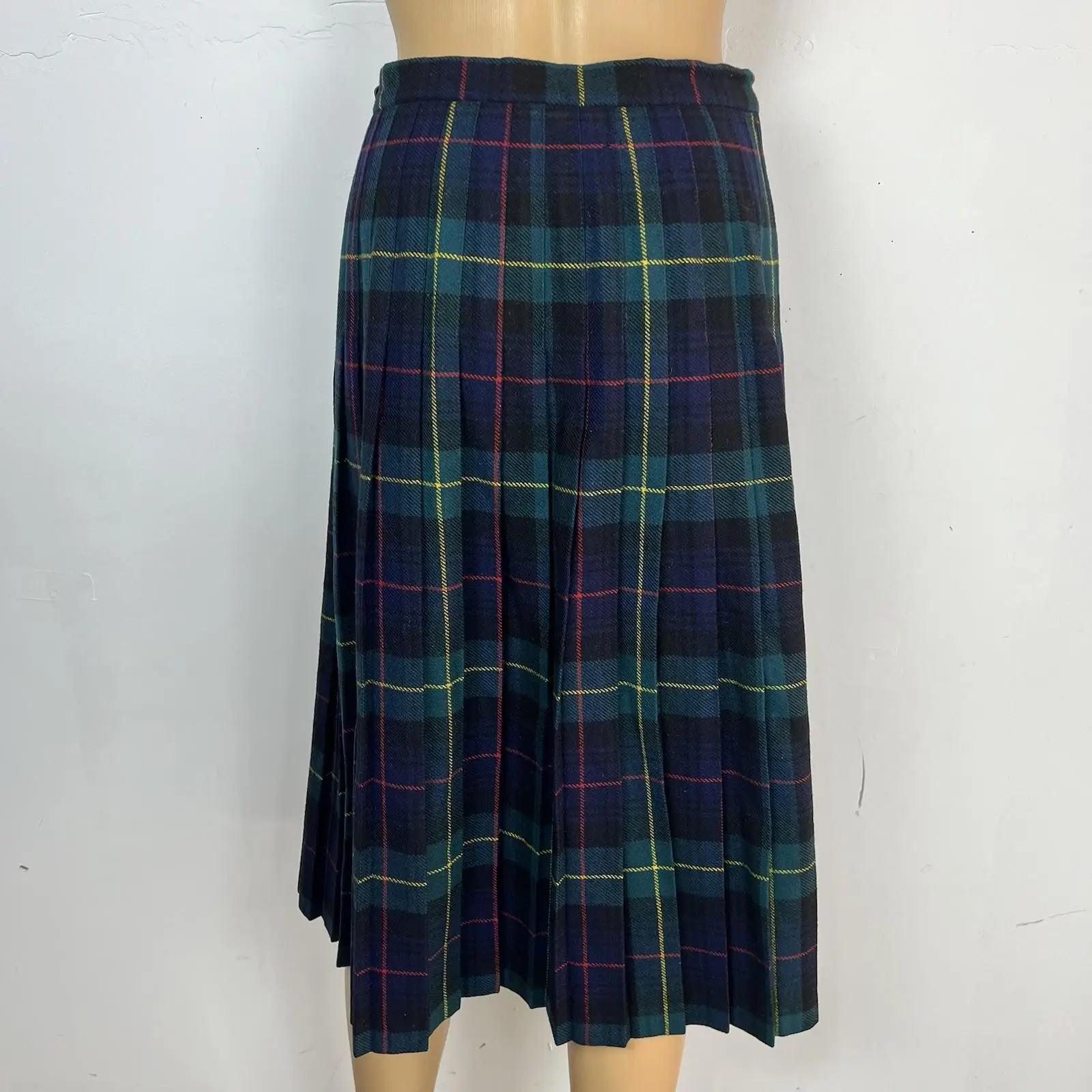 VTG Y2K Charter Club Wool Skirt Size 10P Green Multi Wrap Plaid Pleated Midi
