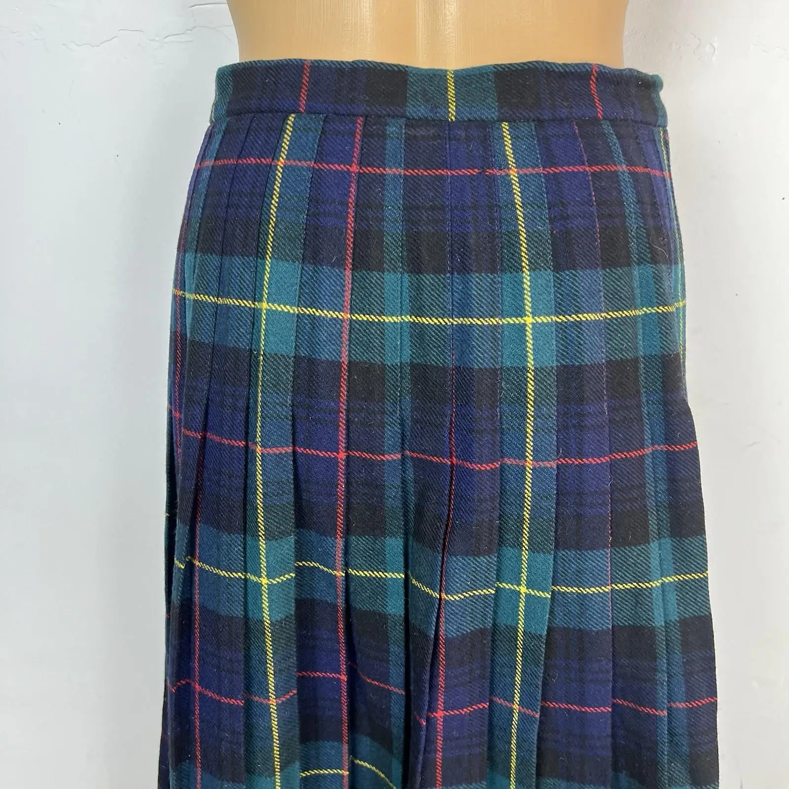 VTG Y2K Charter Club Wool Skirt Size 10P Green Multi Wrap Plaid Pleated Midi