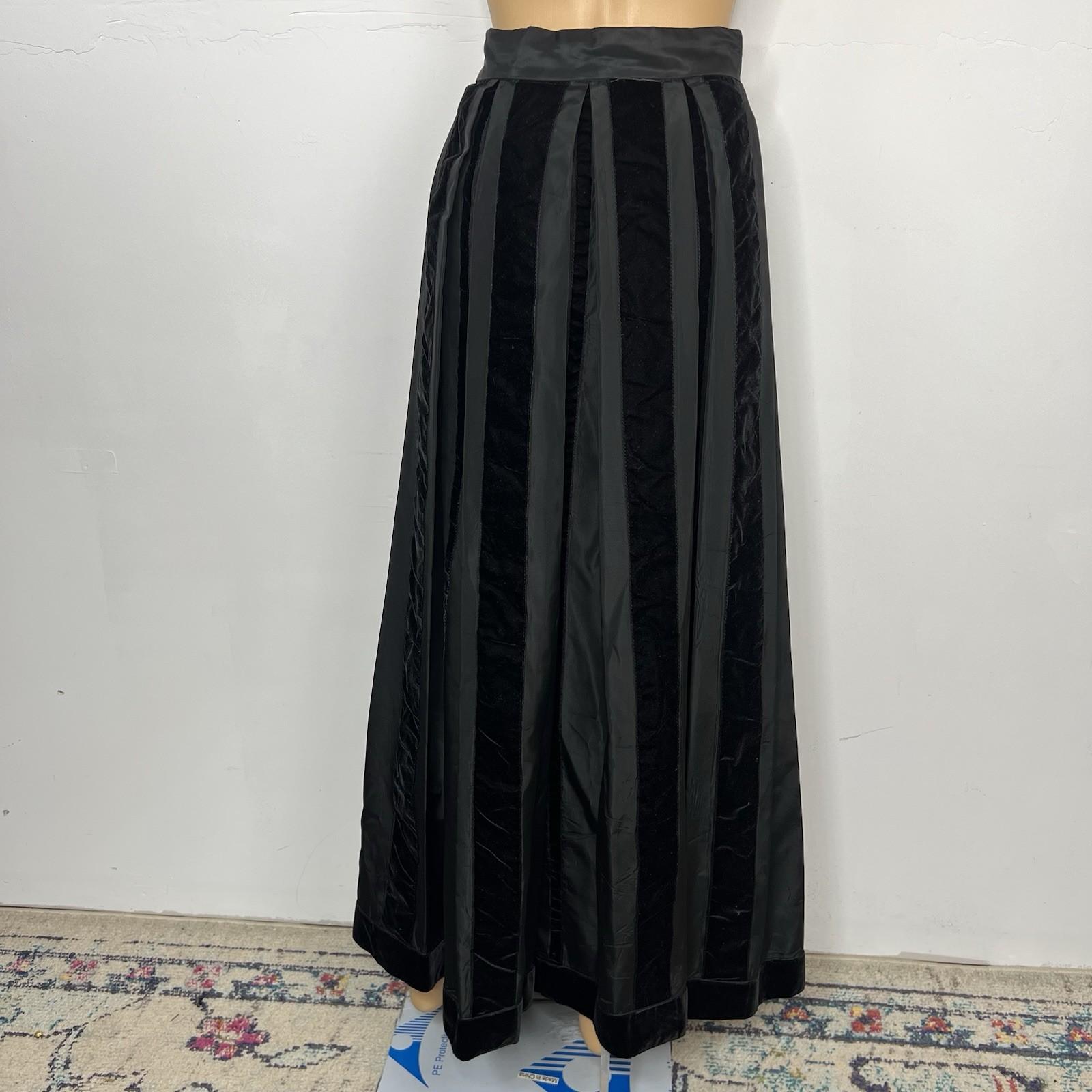 Farinae Collections Vintage Balloon Skirt Size 6 Black Velvet Tulle High Waist