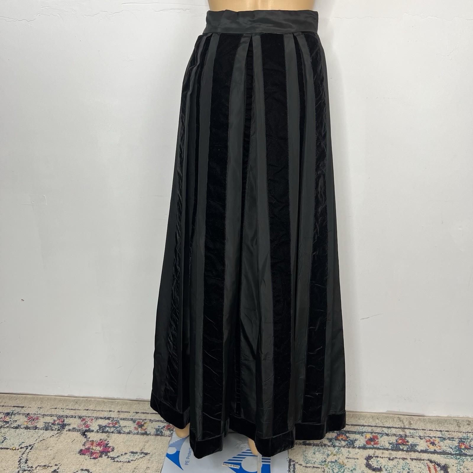 Farinae Collections Vintage Balloon Skirt Size 6 Black Velvet Tulle High Waist