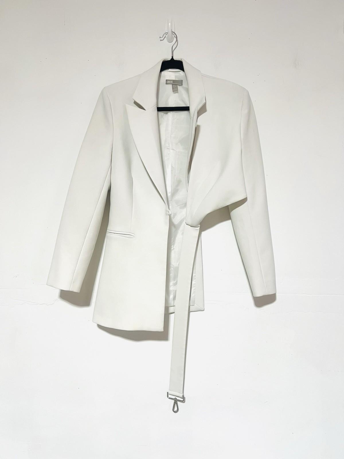 Asos Polyester Spandex One of Kind White Blazer Size 4 Stunning Belted