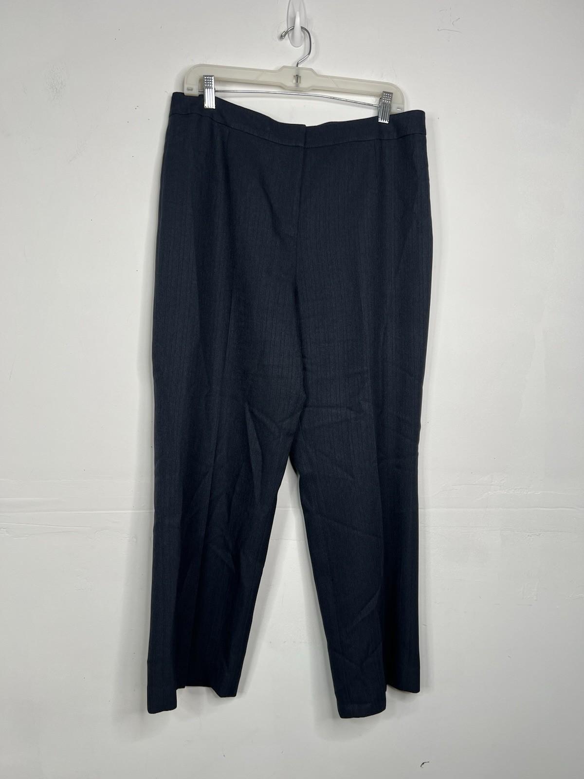 Le suit Women 2PC Polyester Pant Suit Size 12 Dark Blue Business Timeless