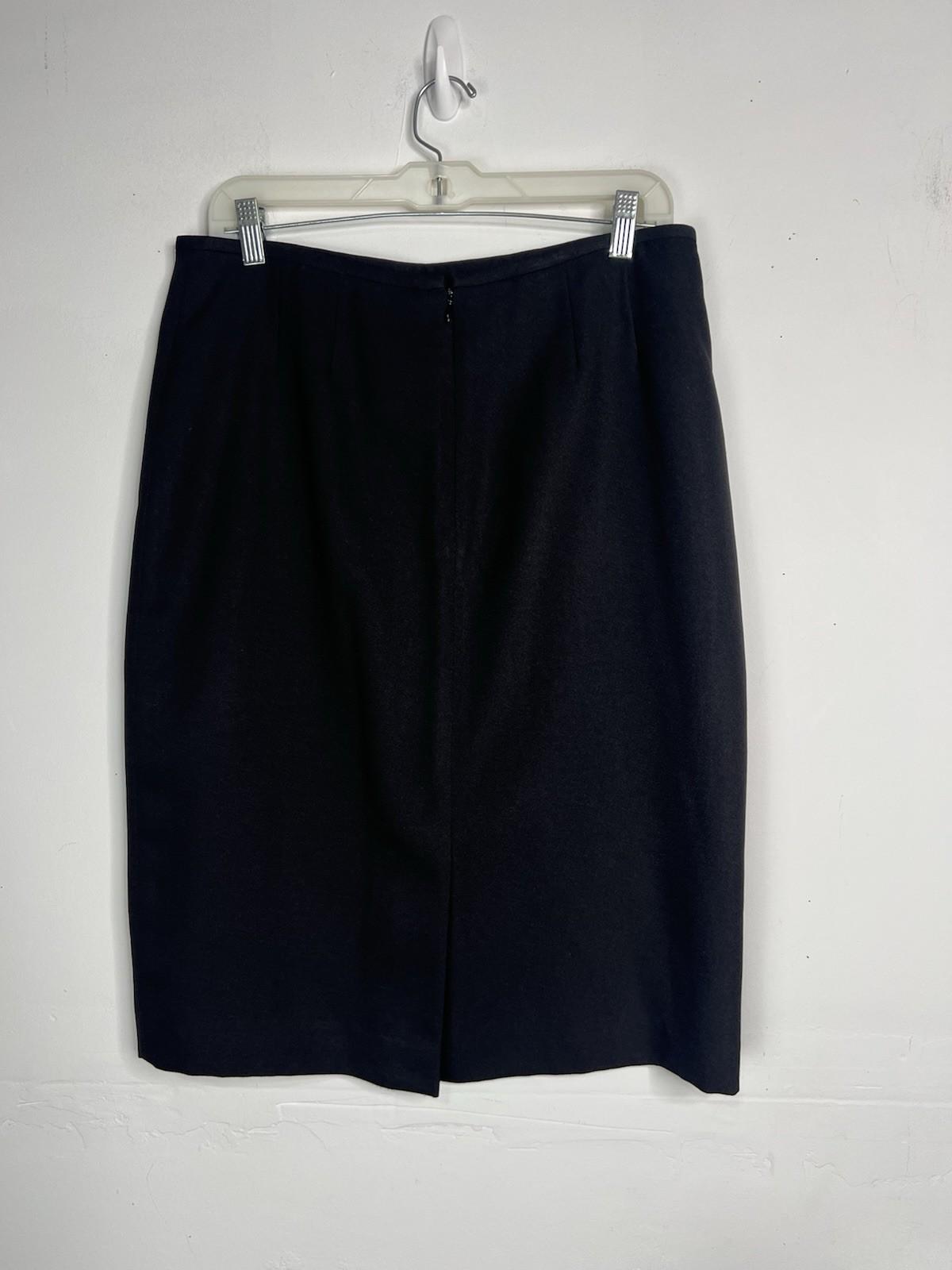 Le Suit Women Polyester Skirt Suit Size 10 Black Notch Collar Cocktail  2PC