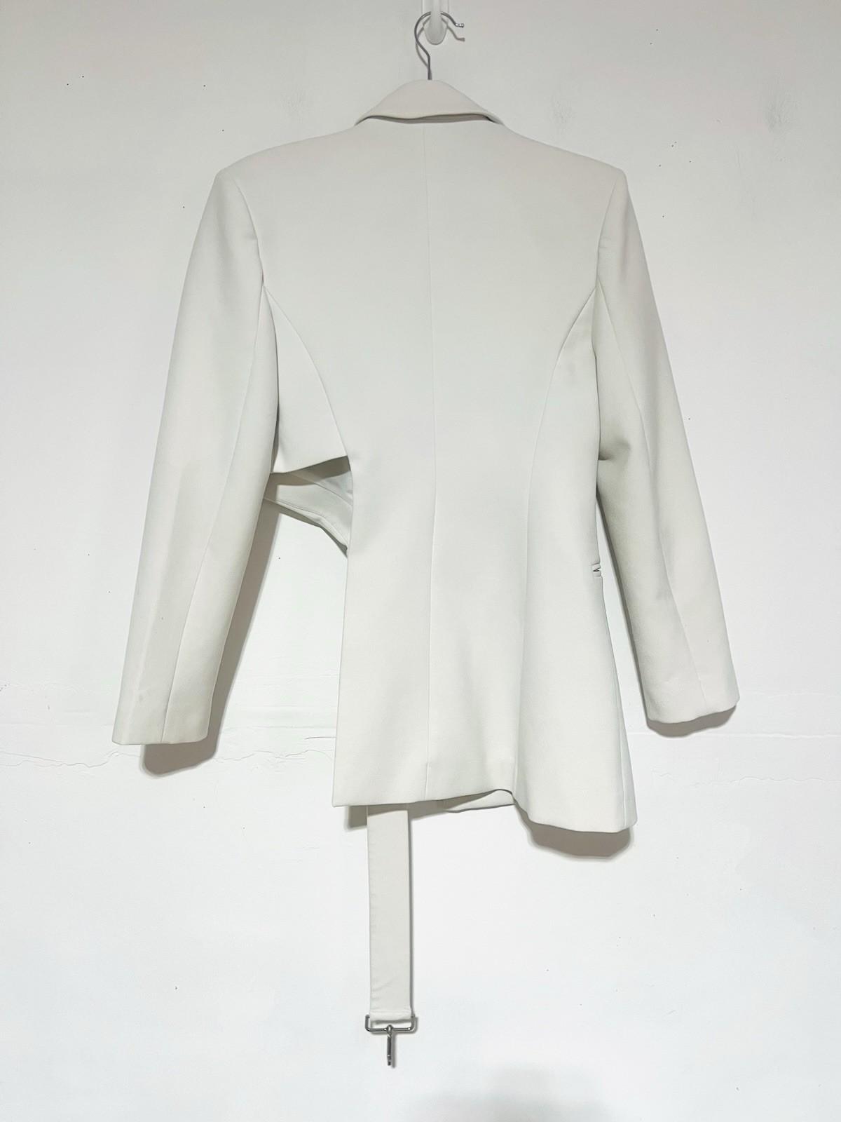 Asos Polyester Spandex One of Kind White Blazer Size 4 Stunning Belted