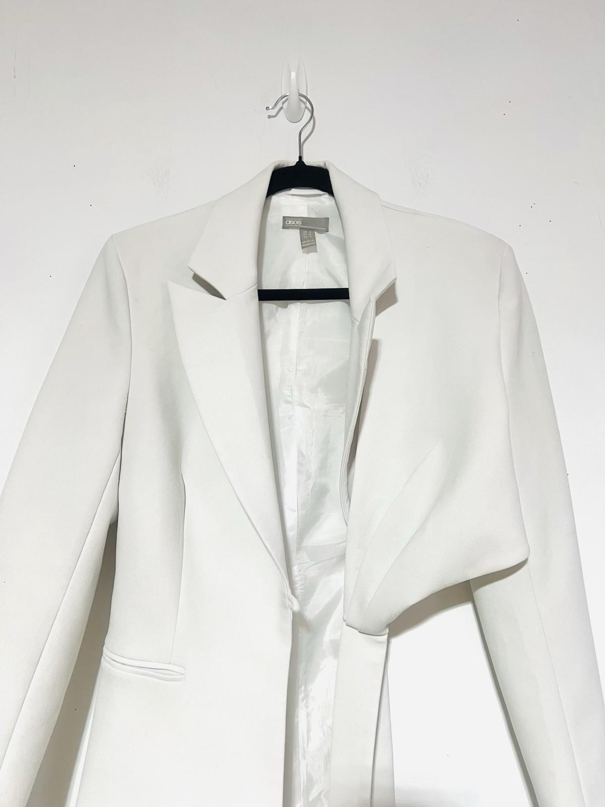 Asos Polyester Spandex One of Kind White Blazer Size 4 Stunning Belted
