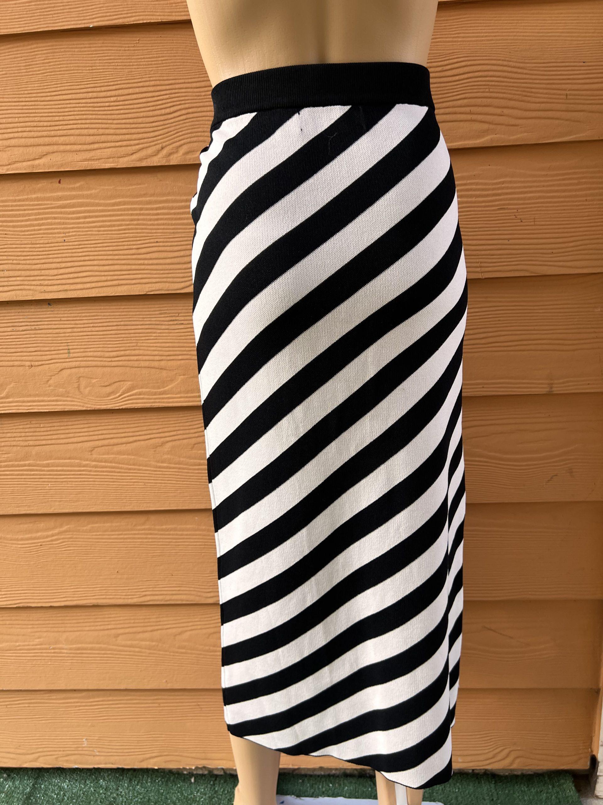 Gabrielle Union Knit Wrap Stretch Sweater Skirt Size M Black White Striped New
